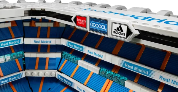 Stadio del Real Madrid – Santiago-Bernabeu-LEGO-10295-Icons-3