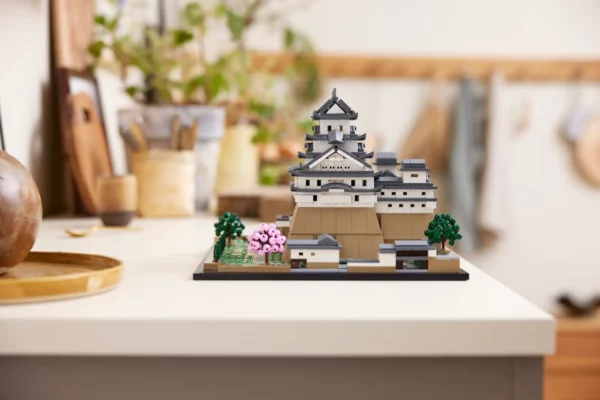 Castello di-Himeji-LEGO-21060-Architecture-2