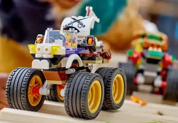 Gara-di-Monster-Truck-LEGO-60397-4