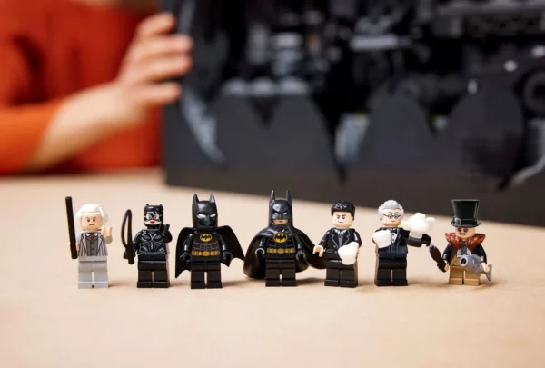 LEGO-Batcave-Shadow-Box-76252-1
